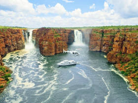 Luxury wilderness cruise in Western Australia