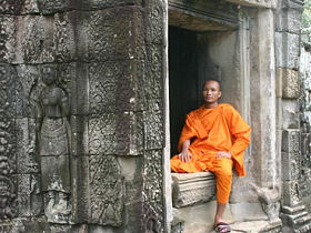 Cambodia budget holiday, ancient Angkor Wat by Responsible Travel