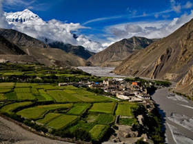 Himalayan trekking holiday in Mustang