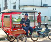 Volunteering tour of Cambodia_tuktuk
