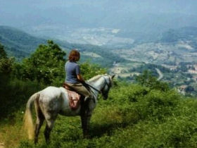 Chianti castles horse riding holiday in Italy