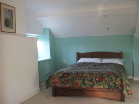 Vegetarian bed & breakfast in West Wales 