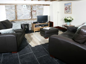 Peak District self catering cottage sleeps up to 10 people, Derbyshire