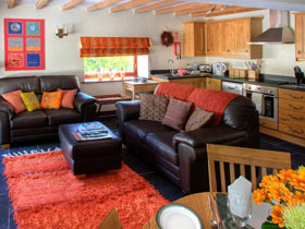 Peak District self catering cottage sleeps up to 10 people, Derbyshire