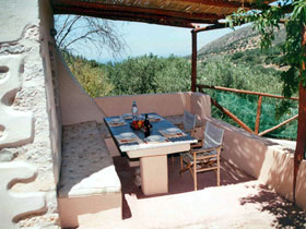 Crete villa accommodation sleeping 6, Greece