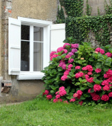 Garden of Limousin holiday accommodation