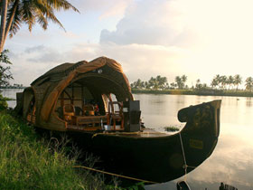 Kerala houseboat cruise
