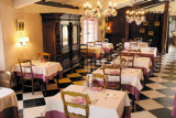 Restaurant at Arles famhouse accommodation, France