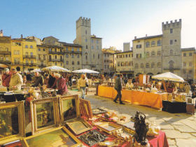 antique market in Arezzo