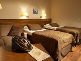 Northern lights family holiday, tailor made