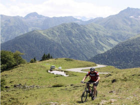Pyrenees mountain biking holiday in France