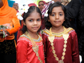 Volunteering with children in the Maldives