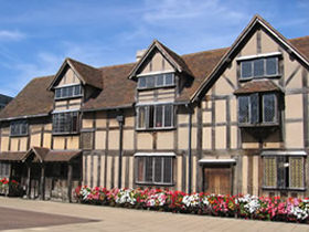 Shakespeares Way walking holiday, Cotswolds & Chilterns to London