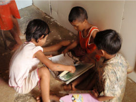 Burmese community volunteering, Thailand