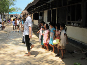 Burmese community volunteering, Thailand