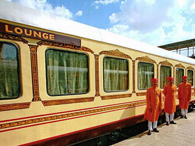 Palace on Wheels luxury train tour in India