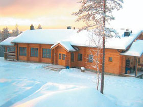 Snowshoeing holiday in Finland