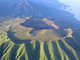 St. Vincent day tour, volcano walk