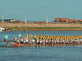 Cheap Holidays to Cambodia water festival from 550 USD provided by Responsible Travel