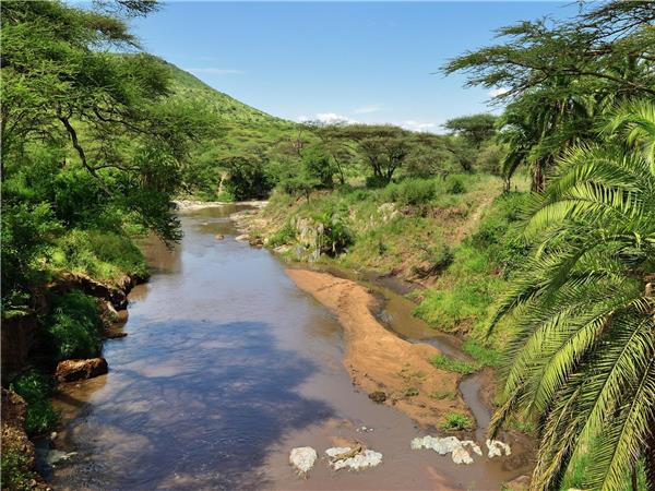 Tanzania small group tour, savannahs & sands