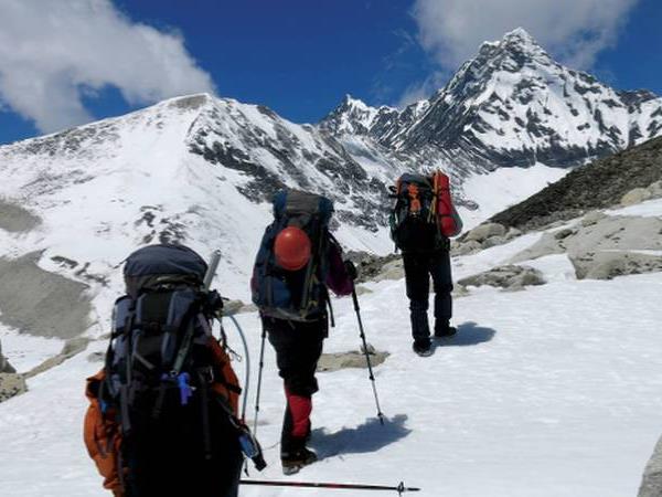 Great Himalaya Trail trek across Nepal