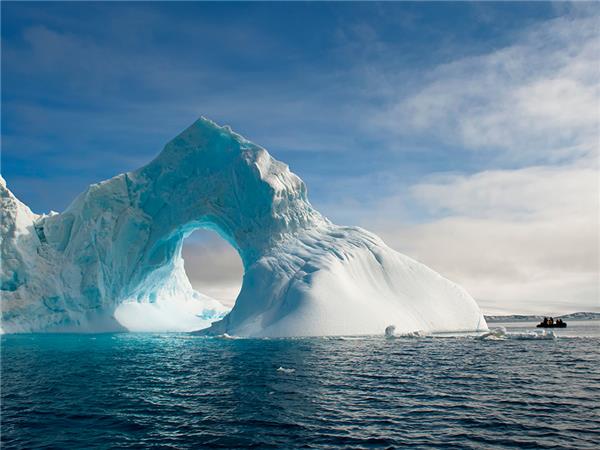 Antarctic peninsula cruise