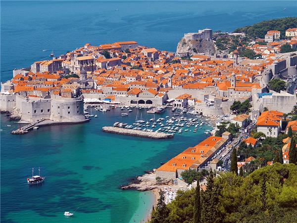 Split to Dubrovnik small group tour with added comfort
