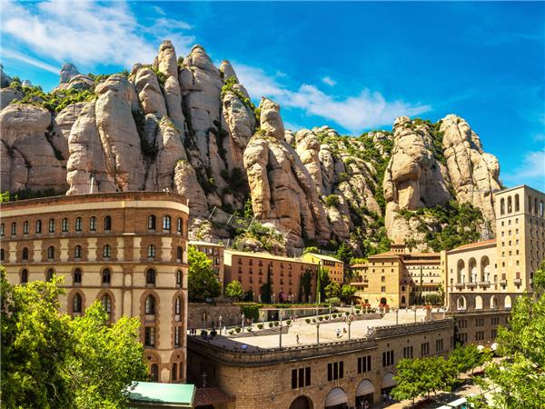 Self guided cycling in Catalonia, electric bike