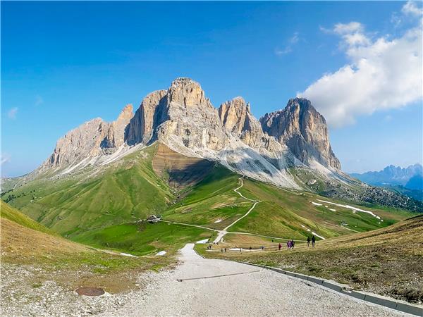 Western Dolomites walking tour in Italy