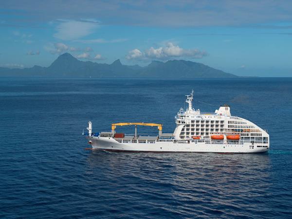 french polynesia small cruise ships