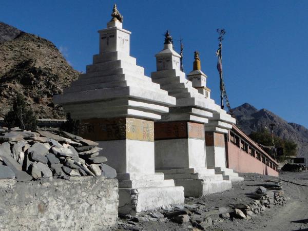 Annapurna Circuit and Tilicho Lake trekking holiday
