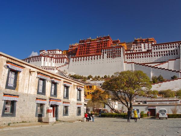 Lhasa to Everest Base camp private tour
