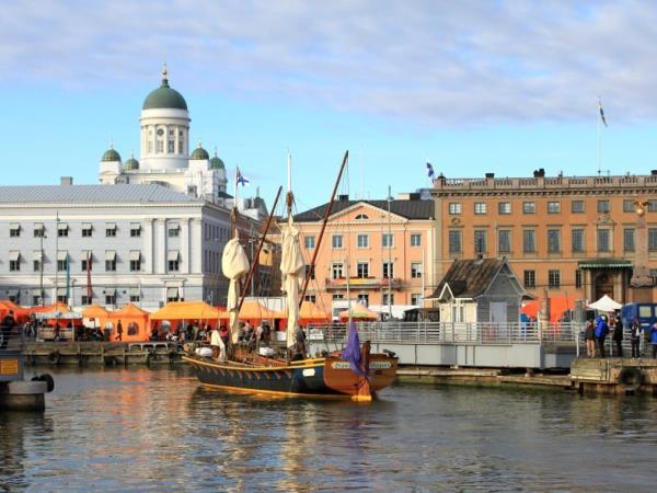 Helsinki city break, winter sports & gastronomy