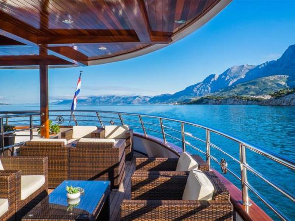 Split to Dubrovnik luxury cruise, Croatia