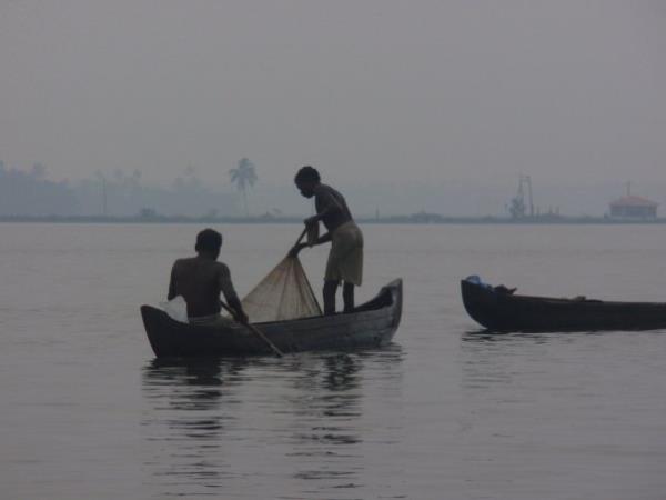 Backwaters of Kerala, spice gardens & beach holiday