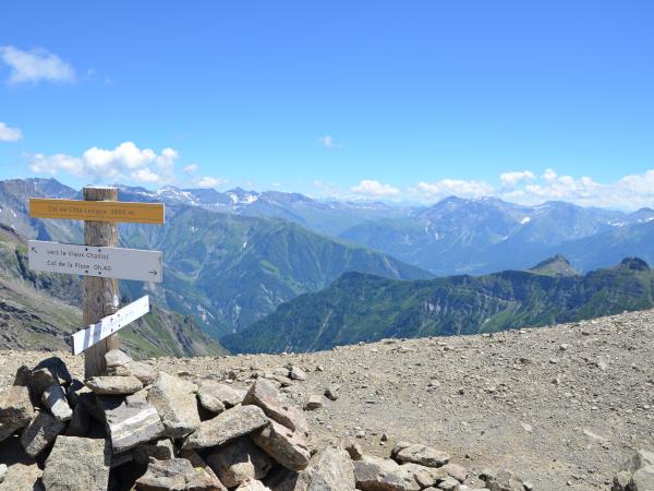 Walking holidays online in the alps