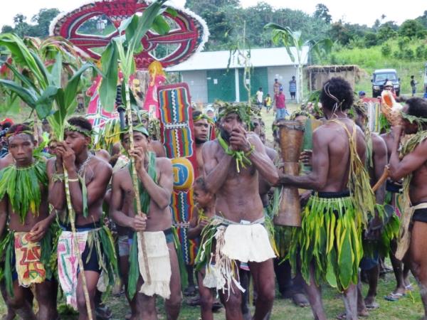 Papua New Guinea tour, cultures & customs
