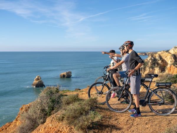 Algarve coastal cycling holiday
