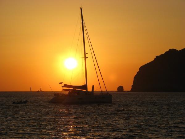 Greece island hopping holiday, Crete, Santorini & Milos