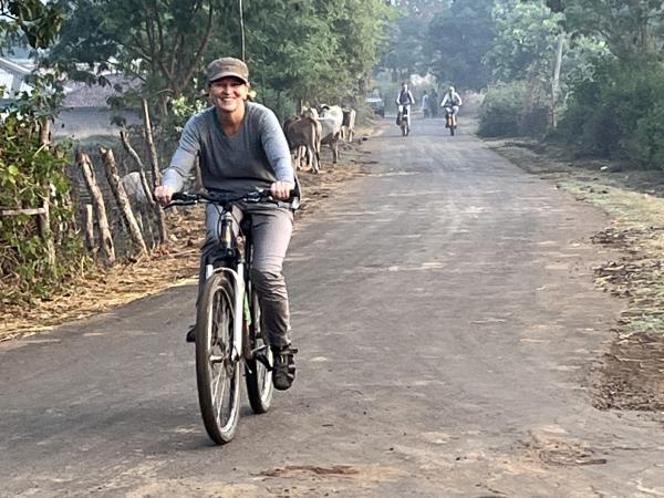Kanha tiger safari & cycling tour, India 