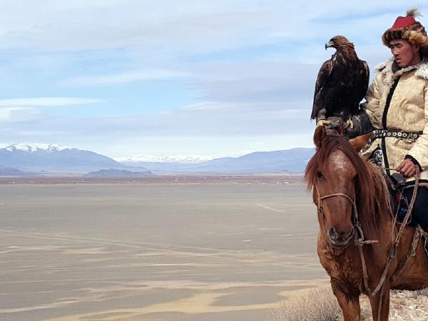 Mongolia holiday with eagle hunters