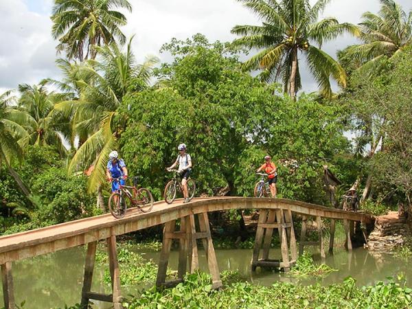 Mekong Delta cycling tours, 3 days