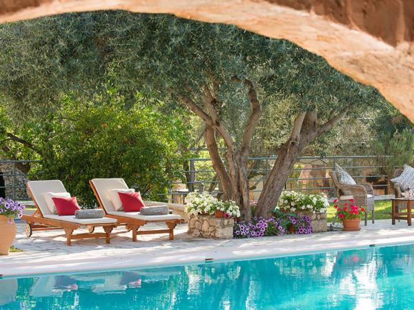 Cottages in Western Crete, Arosmari