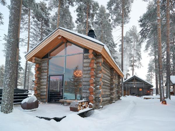 Luxury honeymoon in Swedish Lapland