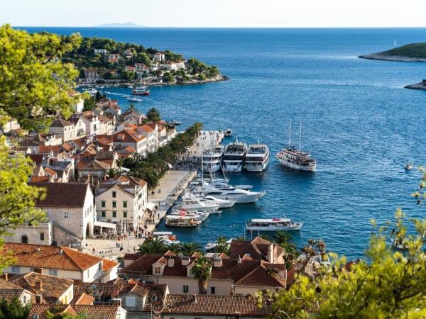 Central Croatia luxury cruise from Split