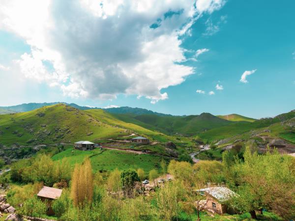 Uzbekistan mountains & desert holiday