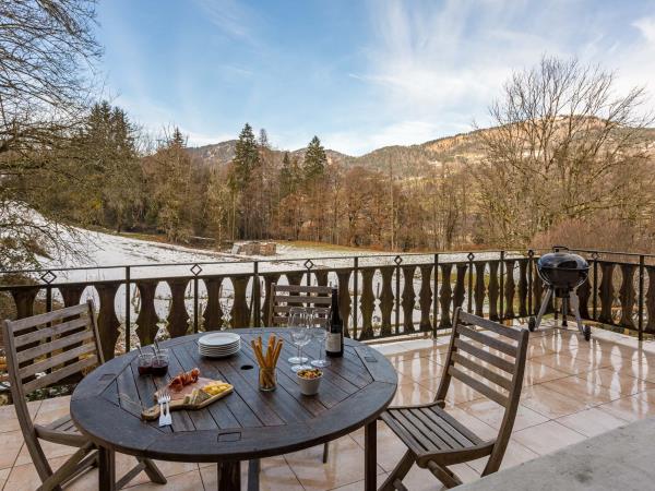 Guided walking holidays in the French Alps