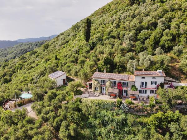Tuscany farmhouse accommodation, Italy