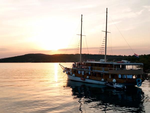 Dalmatian Island cruise and cycling holiday, Croatia