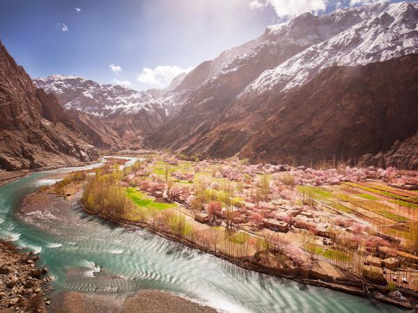 North to South Silk Road expedition holiday, China